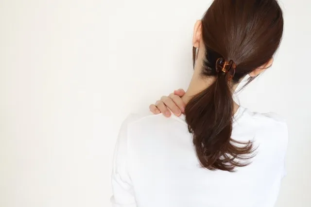 【稲城市・30代】「手が後ろに回らない…」頑固な肩こりの本当の原因と改善事例